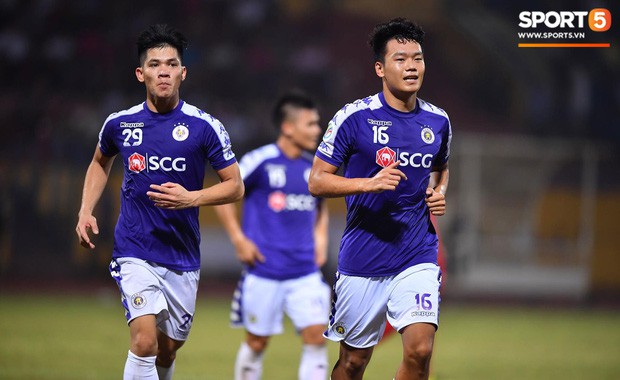 Hạ gục CLB Bình Dương nhờ sai lầm của thủ môn Tấn Trường, CLB Hà Nội vượt rào khu vực Đông Nam Á ở AFC Cup - Ảnh 2.