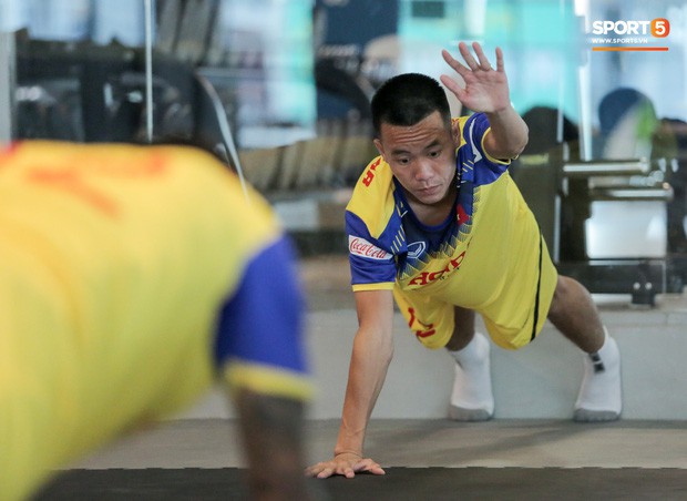 Cầu thủ từng chê tuyển Việt Nam bị HLV Park nắn gân ngay trong buổi tập đầu tiên - Ảnh 3.