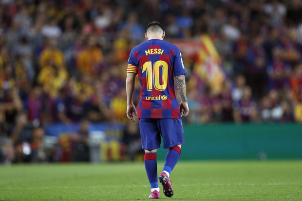 Chưa kịp mừng danh hiệu The Best bằng đường kiến tạo góp công giúp Barcelona thắng trận, Messi phải rời sân trong nỗi thất vọng thế này đây - Ảnh 7.