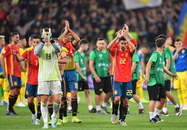Vòng loại Euro 2020: Hai ông lớn Tây Ban Nha, Italy rủ nhau tăng độ khó cho game bằng những chiến thắng toát mồ hôi hột - Ảnh 1.