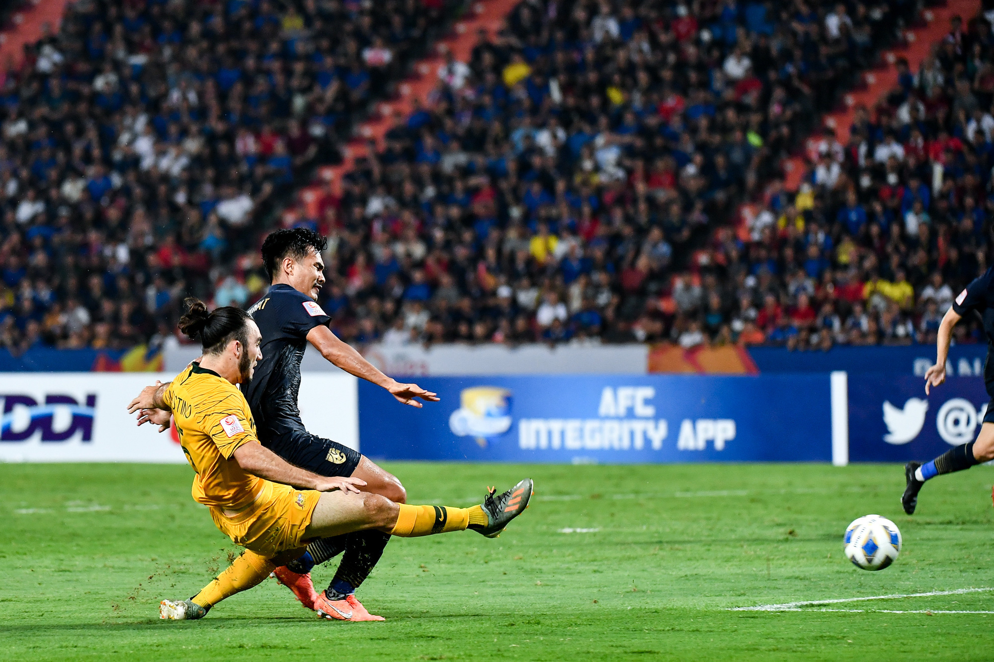Lỡ chân sút trúng mồm tiền đạo đội bạn, U23 Thái Lan khiến con quái thú thức tỉnh rồi nhận cái kết không thể đắng hơn - Ảnh 6.