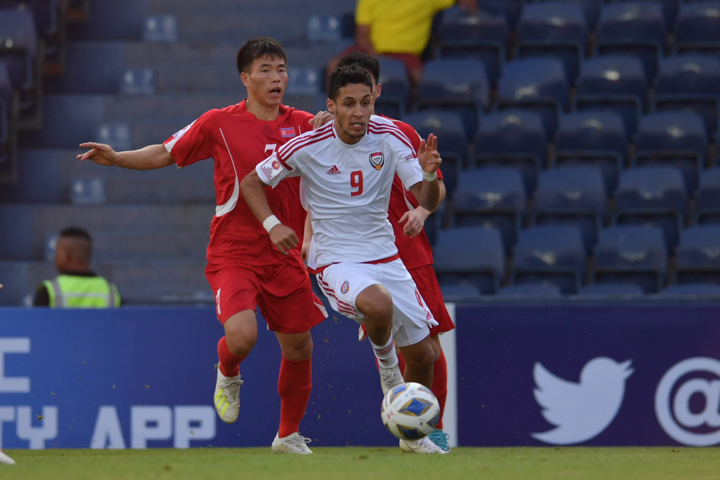 [Bảng D - VCK U23 châu Á] U23 UAE 2-0 U23 Triều Tiên: Thắng dễ Triều Tiên, UAE đẩy Việt Nam vào cửa tử - Ảnh 9.