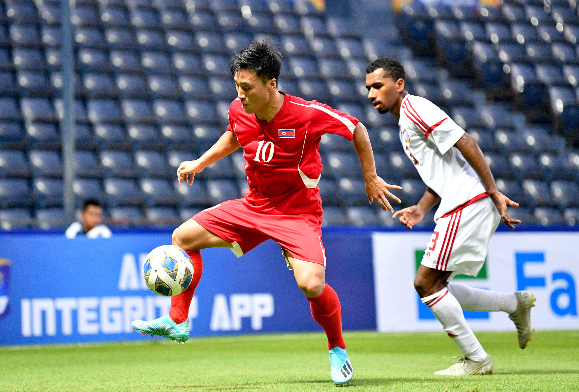[Bảng D - VCK U23 châu Á] U23 UAE 2-0 U23 Triều Tiên: Thắng dễ Triều Tiên, UAE đẩy Việt Nam vào cửa tử - Ảnh 4.