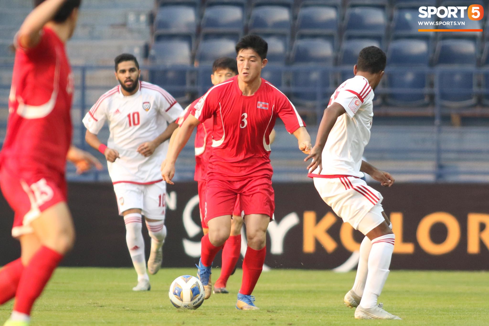 [Bảng D - VCK U23 châu Á] U23 UAE 2-0 U23 Triều Tiên: Thắng dễ Triều Tiên, UAE đẩy Việt Nam vào cửa tử - Ảnh 11.