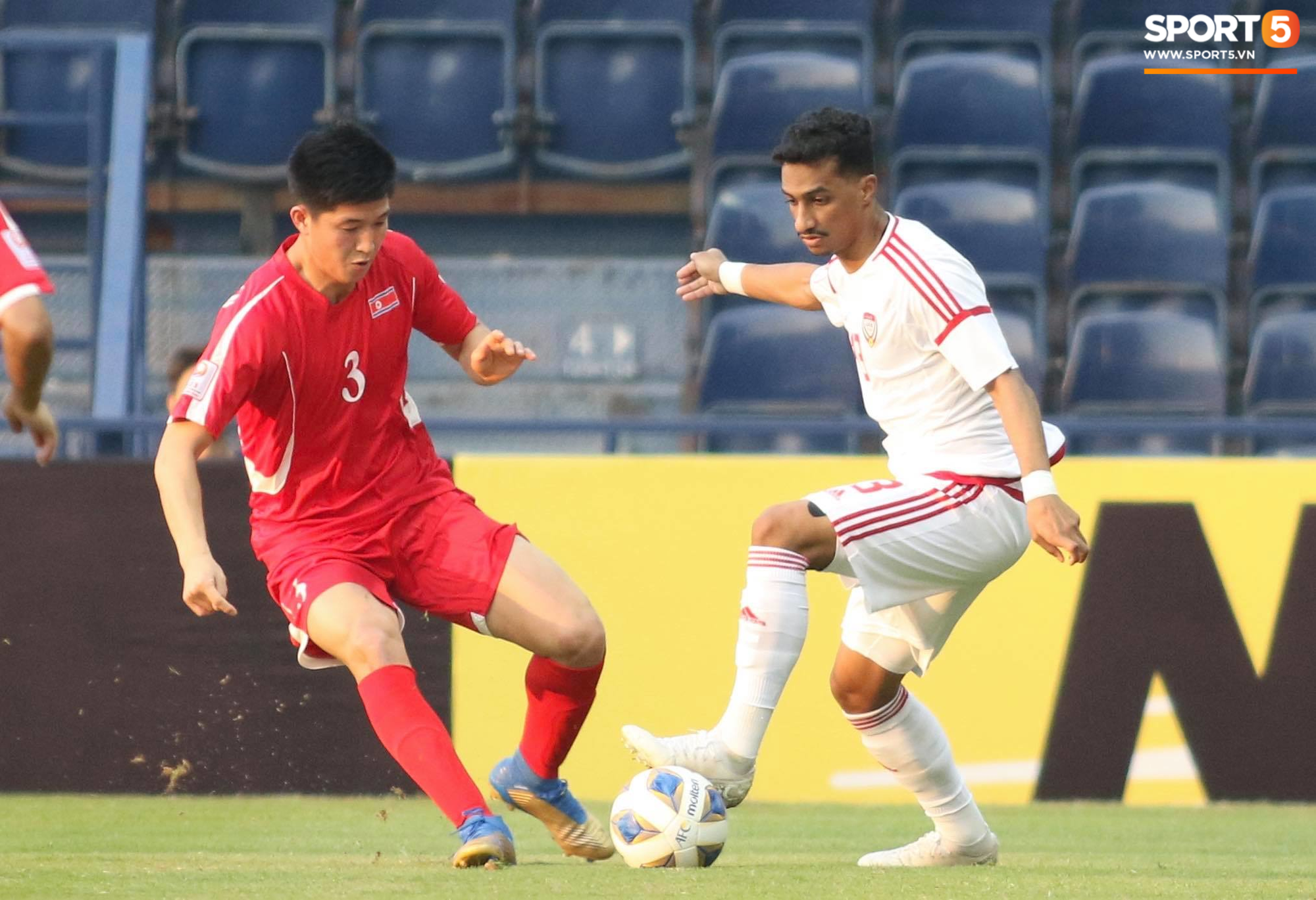 [Bảng D - VCK U23 châu Á] U23 UAE 2-0 U23 Triều Tiên: Thắng dễ Triều Tiên, UAE đẩy Việt Nam vào cửa tử - Ảnh 8.