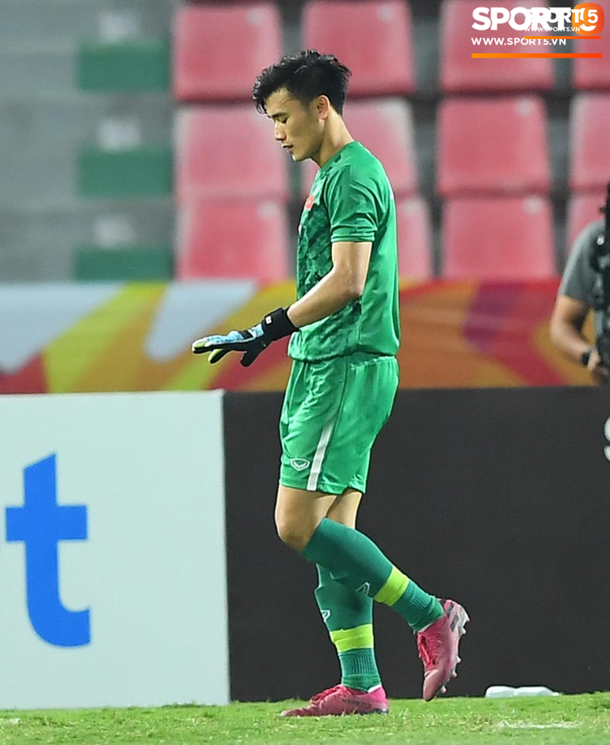 Khoảnh khắc đáng buồn nhất VCK U23 châu Á 2020: Đình Trọng nhận thẻ đỏ, U23 Việt Nam mất hết sau trận đấu với CHDCND Triều Tiến - Ảnh 7.