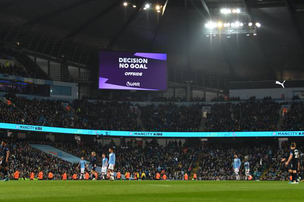 Bất chấp nỗi ám ánh VAR, Man City vẫn hạ gục Everton để tiếp tục nuôi hy vọng bám đuổi Liverpool - Ảnh 2.