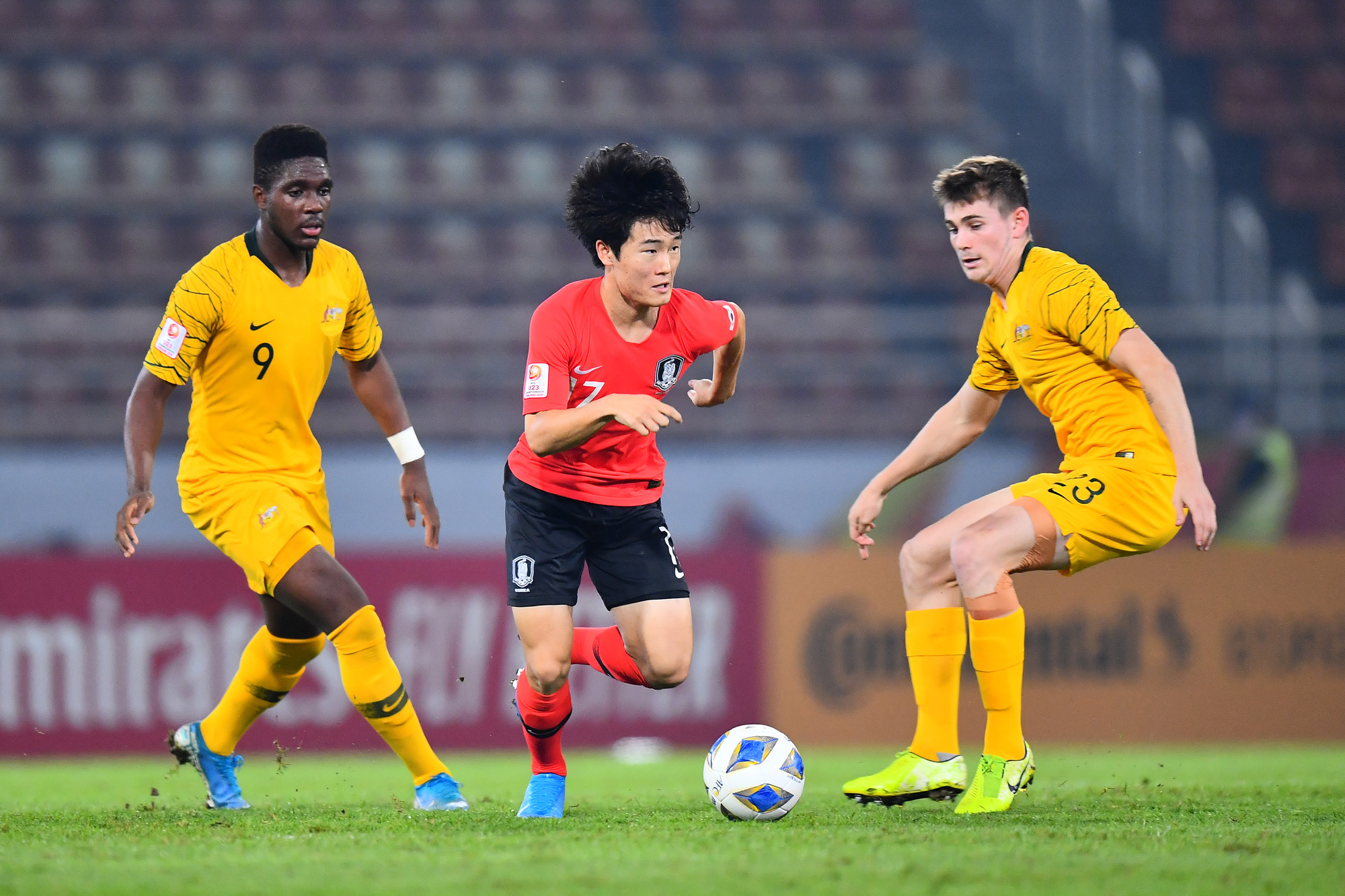 U23 Australia 0-2 U23 Hàn Quốc: Siêu dự bị tỏa sáng, dàn hot boy xứ sở kim chi dễ dàng giành vé vào chung kết - Ảnh 12.