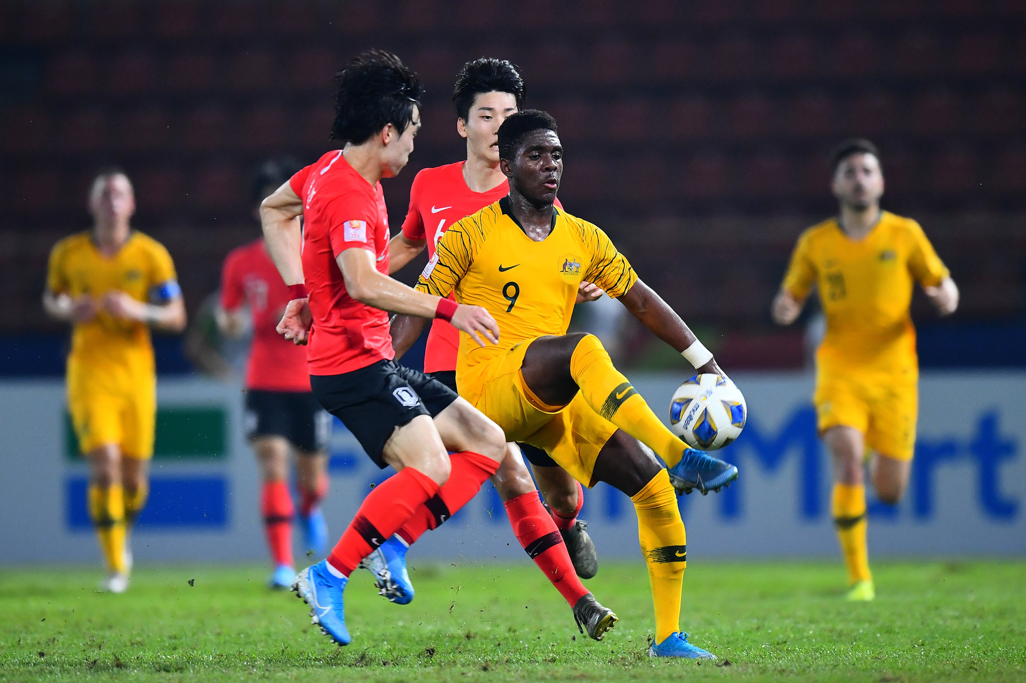 U23 Australia 0-2 U23 Hàn Quốc: Siêu dự bị tỏa sáng, dàn hot boy xứ sở kim chi dễ dàng giành vé vào chung kết - Ảnh 4.
