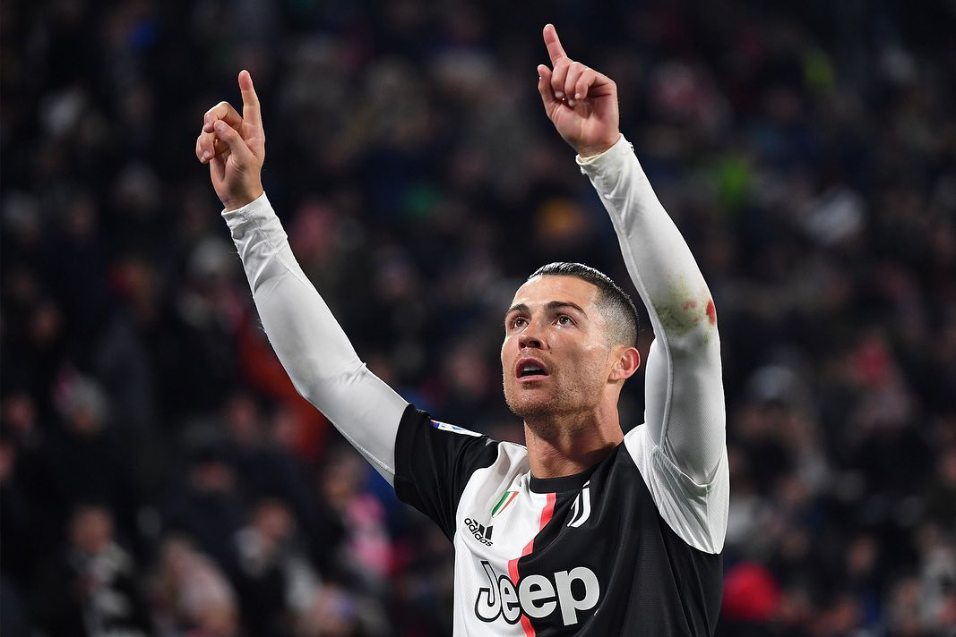 Ronaldo gây sốt với bức ảnh khoe body cực phẩm cùng thần thái chất lừ: Thế là đấng mày râu Việt có mục tiêu phấn đấu trước cái Tết đầy bánh chưng rồi - Ảnh 3.