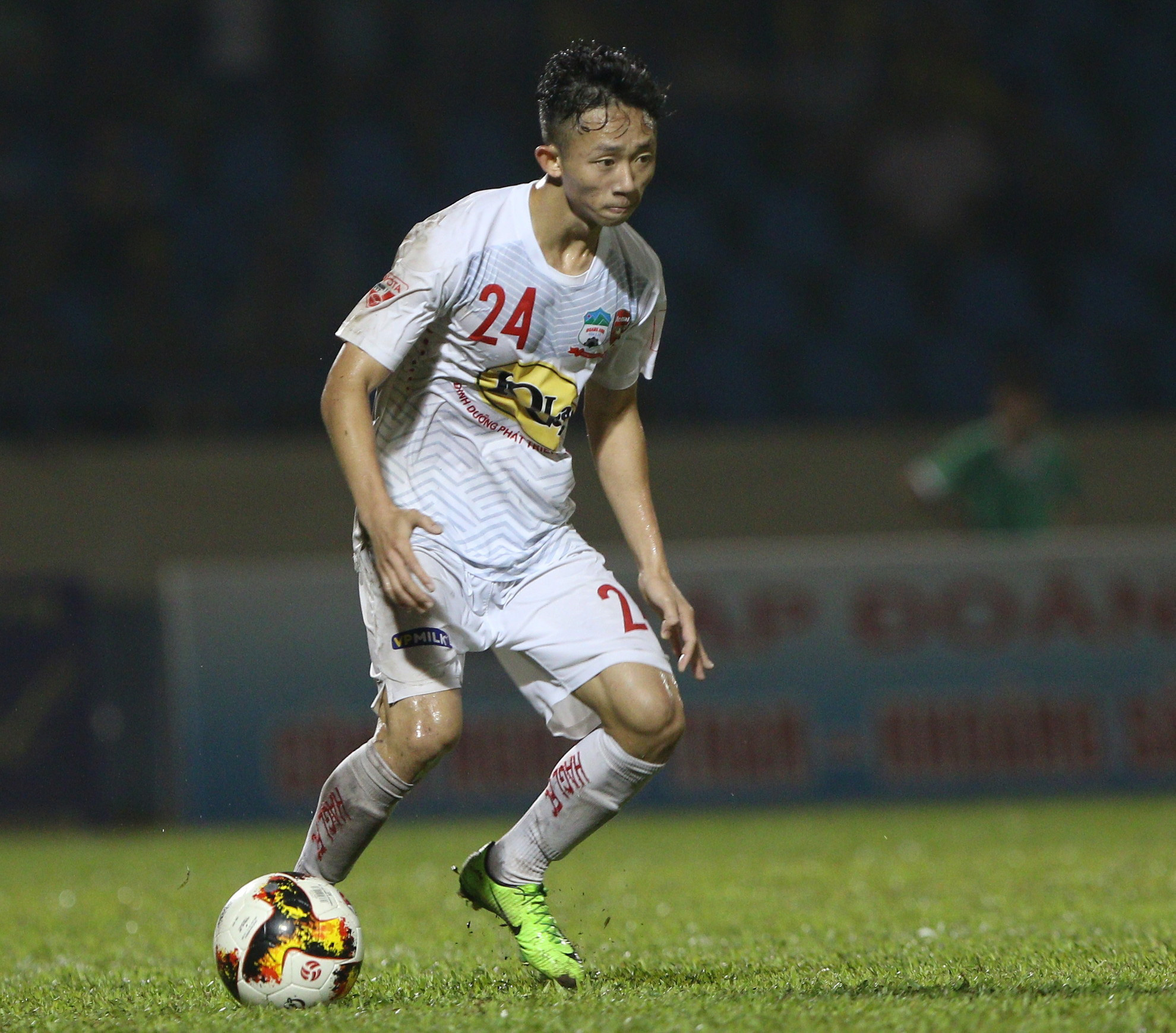 Đội hình cầu thủ Việt tuổi Tý: Chuột gắt gọi tên Duy Mạnh, bất ngờ với chuột già 36 tuổi vẫn đẳng cấp - Ảnh 8.
