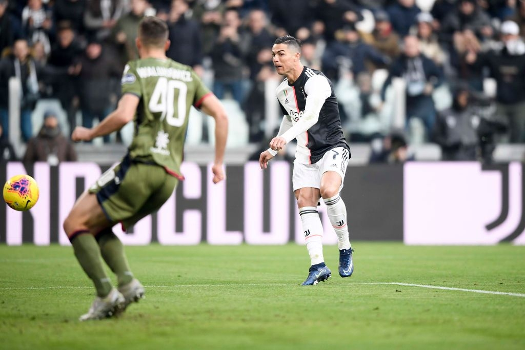 Ronaldo chào năm mới và kiểu tóc ngành bằng 3 bàn thắng, 1 kiến tạo ở giải VĐQG Ý - Ảnh 2.