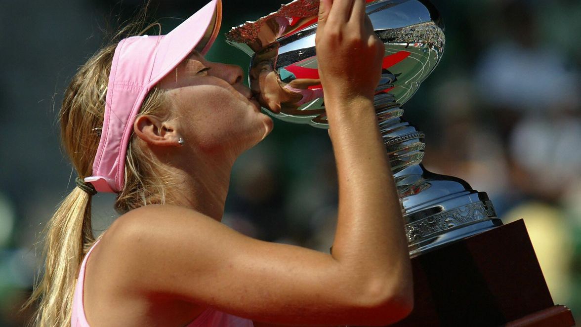 Nữ thần Maria Sharapova chính thức giải nghệ: Cùng nhìn lại những bức ảnh đáng nhớ trong sự nghiệp của nữ VĐV tennis quyến rũ bậc nhất lịch sử - Ảnh 1.