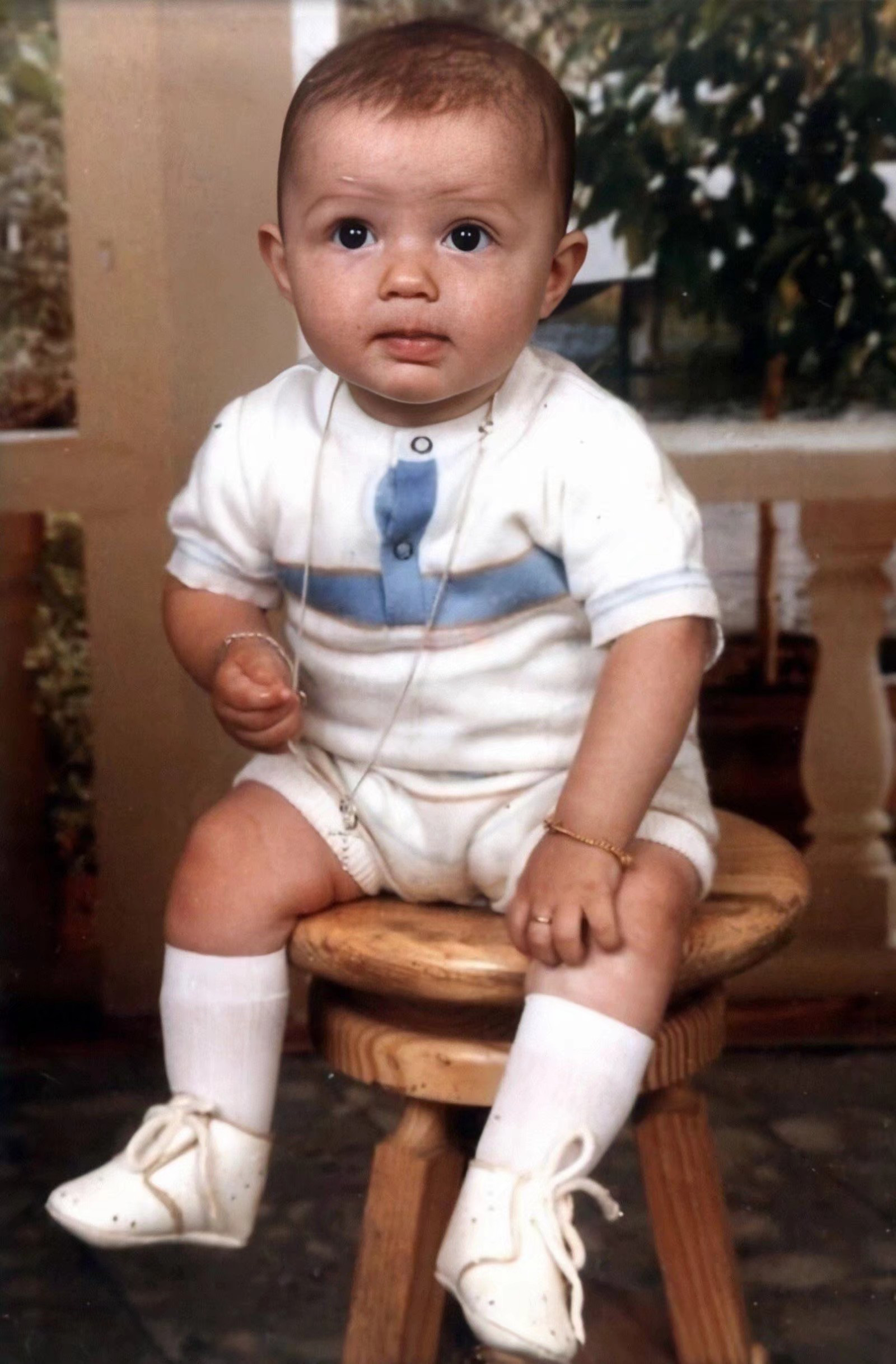 Hình thuở nhỏ của Ronaldo: Chúng tôi đem đến cho bạn những hình ảnh hiếm hoi về Cristiano Ronaldo trong thời thơ ấu. Những bức ảnh này sẽ khiến bạn ngạc nhiên vì không hề thấy Ronaldo lúc nào cũng là một chân sút vĩ đại.