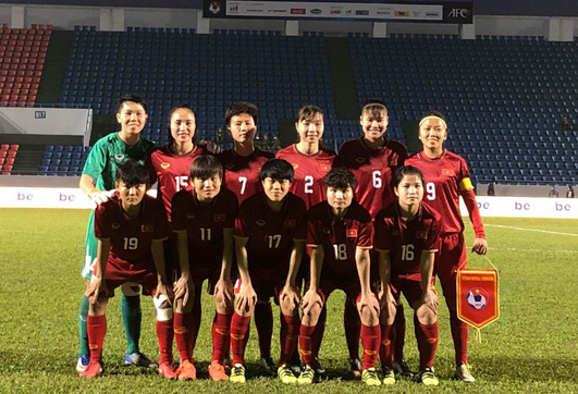Hiệp một trận tuyển nữ Việt Nam đấu Australia phải bù giờ 16 phút vì lý do không mong muốn - Ảnh 3.