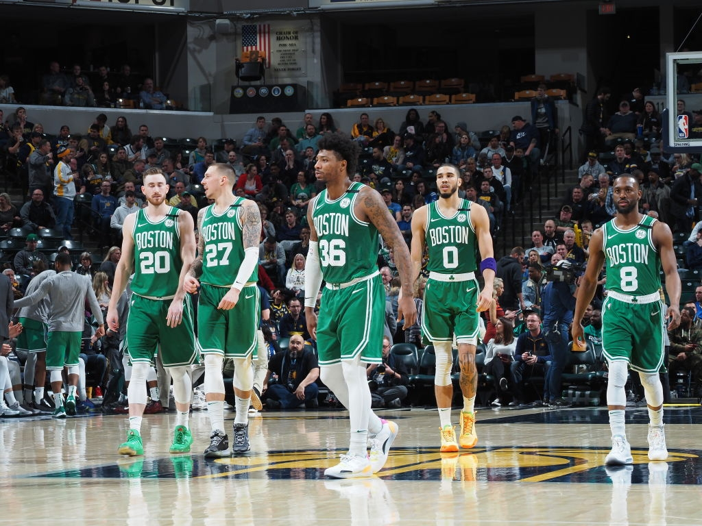 Cân bằng kỷ lục của huyền thoại Larry Bird, Jayson Tatum giúp Boston Celtics ghi danh vào Playoff - Ảnh 4.