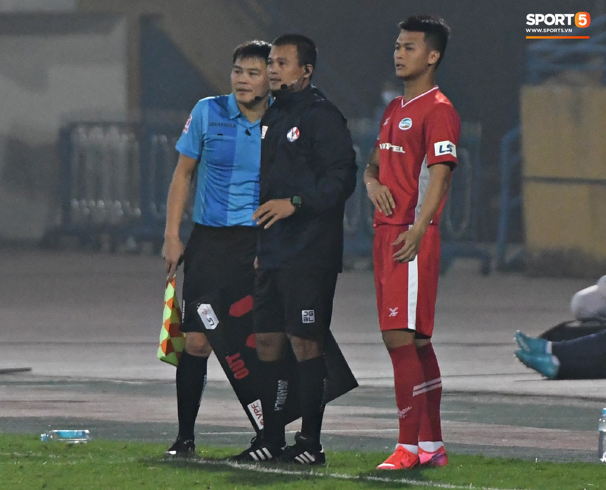 Cựu tuyển thủ U20 hồi sinh thần kỳ 2 năm sau chấn thương kinh hoàng nhất nhì bóng đá Việt, ghi điểm mạnh với trợ lý Lee Young-jin   - Ảnh 1.