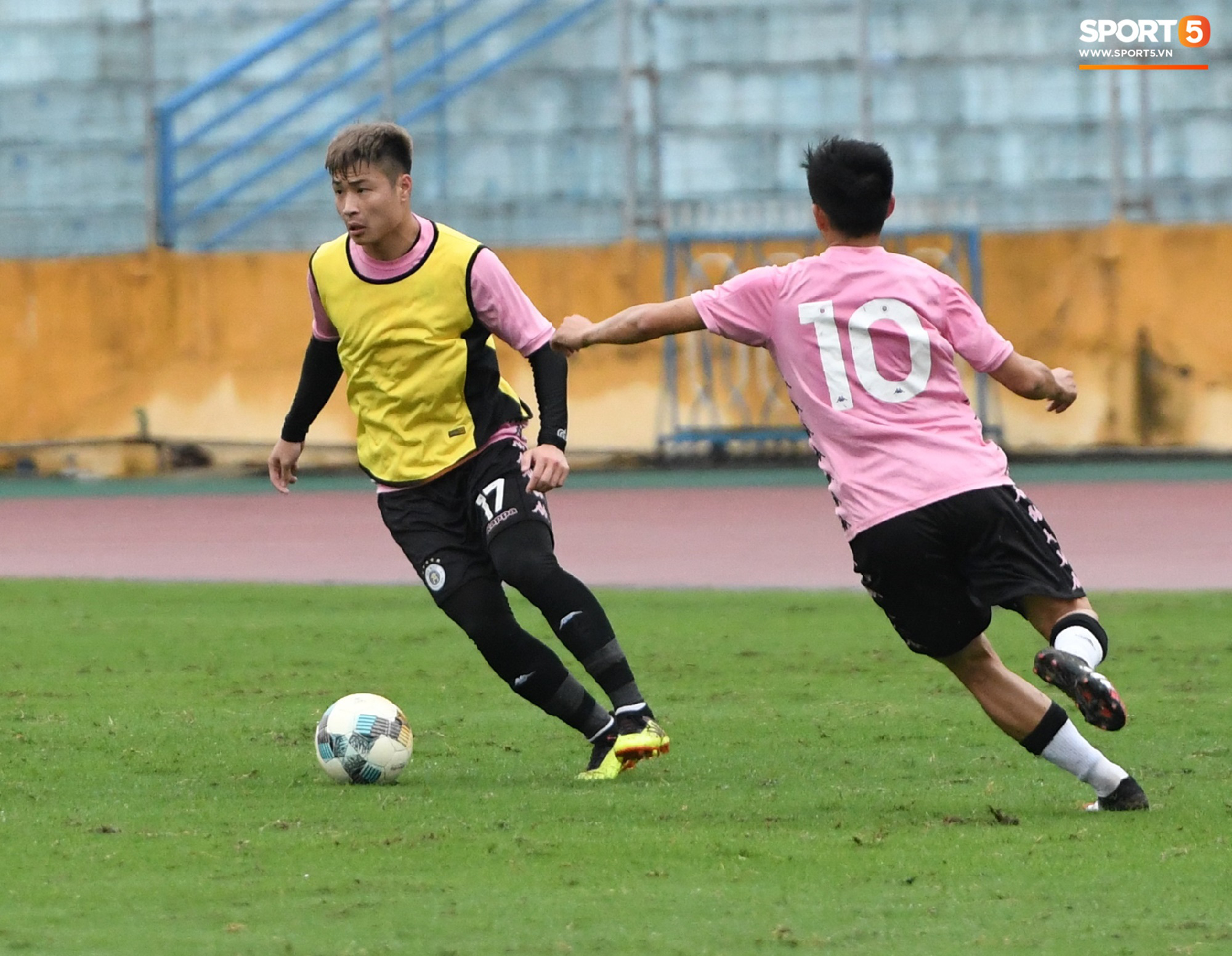 Đình Trọng đi tái khám, chắc chắn không thi đấu trận khai màn V.League 2020: CLB Hà Nội đặt niềm tin vào bộ đôi tuyển thủ U23 - Ảnh 4.