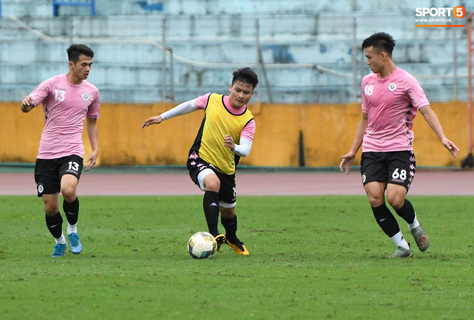 Đình Trọng đi tái khám, chắc chắn không thi đấu trận khai màn V.League 2020: CLB Hà Nội đặt niềm tin vào bộ đôi tuyển thủ U23 - Ảnh 1.