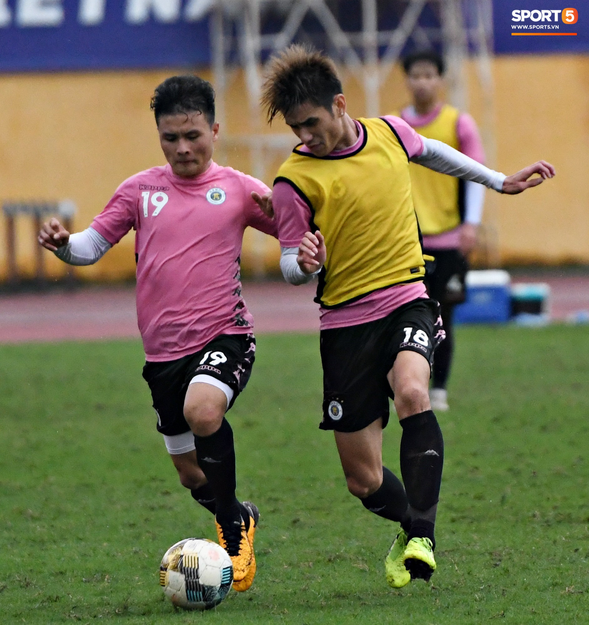 Đình Trọng đi tái khám, chắc chắn không thi đấu trận khai màn V.League 2020: CLB Hà Nội đặt niềm tin vào bộ đôi tuyển thủ U23 - Ảnh 3.