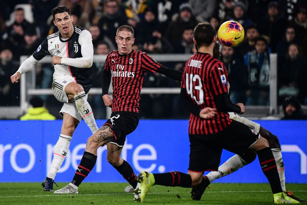 Bán kết Cúp QG Juventus - AC Milan bị hoãn vô thời hạn vì Covid-19, quan chức bóng đá Italia lại nhận chỉ trích - Ảnh 1.
