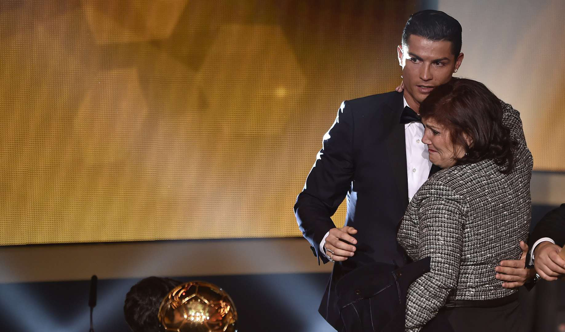 Câu chuyện đầy nước mắt về mẹ của Ronaldo, người đã chiến đấu đơn độc cả đời với số phận hẩm hiu - Ảnh 3.