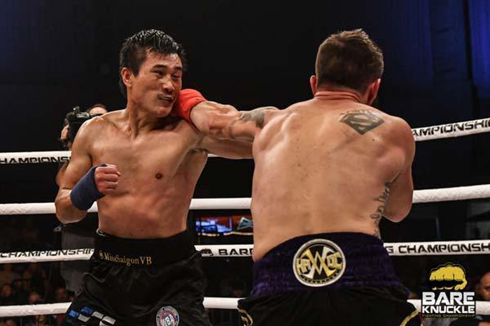 Võ sĩ Đạt Nguyễn rút lui khỏi trận tranh đai Boxing tay trần thế giới vì ốm nặng - Ảnh 2.