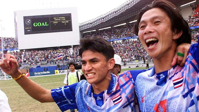 Cầu thủ Thái Lan được khuyên không nên sang V.League thi đấu dù có Kiatisuk - Ảnh 2.