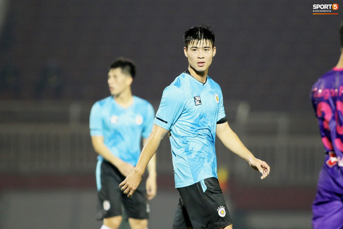 Duy Mạnh liên tục mắc lỗi, Hà Nội FC nhận trận thua đậm trước Sài Gòn FC  - Ảnh 6.