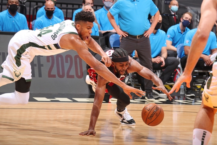 Phá kỷ lục NBA với 29 quả 3 điểm, Milwaukee Bucks dễ dàng 