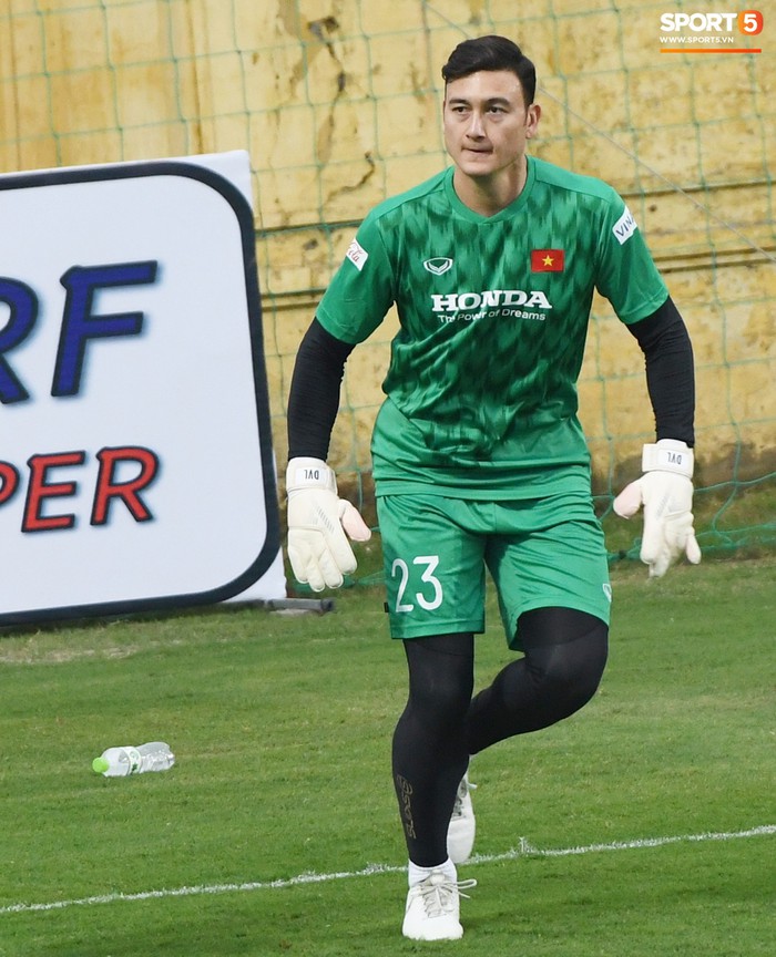 Muốn Văn Lâm dự AFF Cup, HLV Park Hang-seo cần cầu nguyện cho... Thai League  - Ảnh 2.