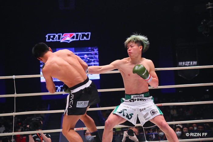 Tài năng trẻ Tenshin Nasukawa đánh bại nhà vô địch Muay, nâng thành tích toàn thắng lên con số 40 - Ảnh 5.