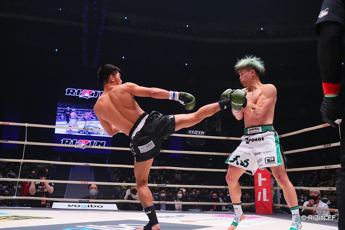 Tài năng trẻ Tenshin Nasukawa đánh bại nhà vô địch Muay, nâng thành tích toàn thắng lên con số 40 - Ảnh 3.