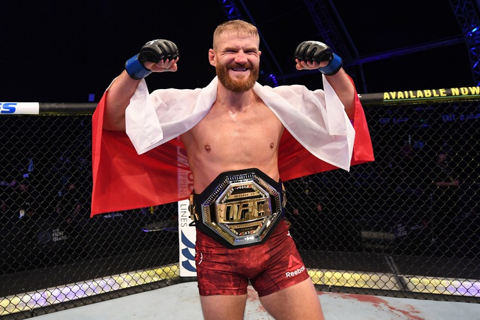 Israel Adesanya chuyển lên hạng dưới nặng, tranh đai cùng nhà vô địch Jan Blachowicz vào ngày 6/3 - Ảnh 3.