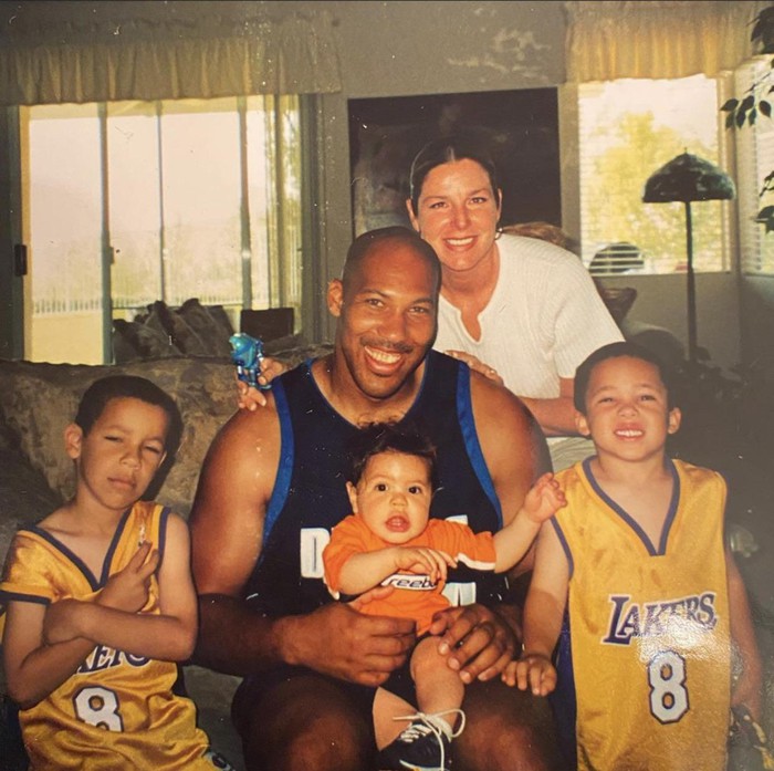 Viết nên lịch sử NBA ở tuổi 19, LaMelo Ball khiến cha tự hào: &quot;Con tôi là ngôi sao từ trong trứng&quot; - Ảnh 4.