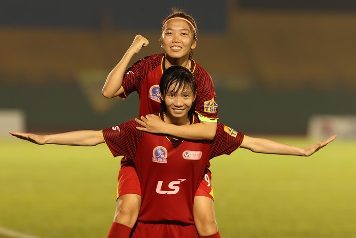 Gala trao giải Quả bóng vàng Việt Nam 2020: Quân Viettel FC đấu Hà Nội FC, kết quả khó lường - Ảnh 2.
