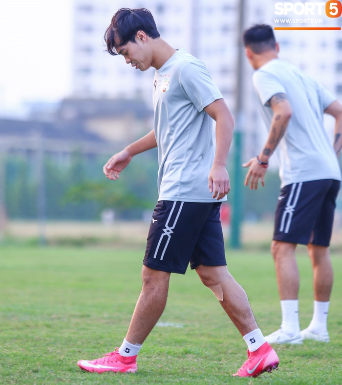 Các cầu thủ Hoàng Anh Gia Lai có buổi tập đầu tiên trước trận đấu với Sài Gòn FC. - Ảnh 6.