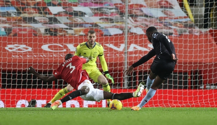 Bruno Fernandes và Pogba tỏa sáng giúp MU bằng điểm đội đầu bảng Liverpool - Ảnh 9.