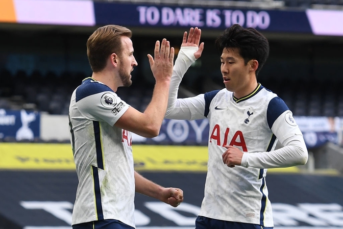 Son Heung-min ghi bàn thứ 100, Tottenham đại thắng để trở lại đường đua vô địch - Ảnh 2.