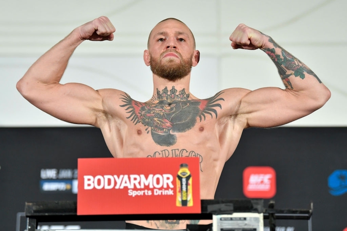 McGregor vượt qua buổi cân thử, sẵn sàng cho trận đại chiến với Poirier tại UFC 257 - Ảnh 1.