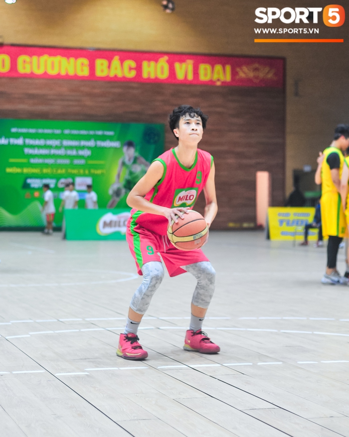 Mãn nhãn ngày thi đấu bán kết giải bóng rổ học sinh Hà Nội - Ảnh 4.