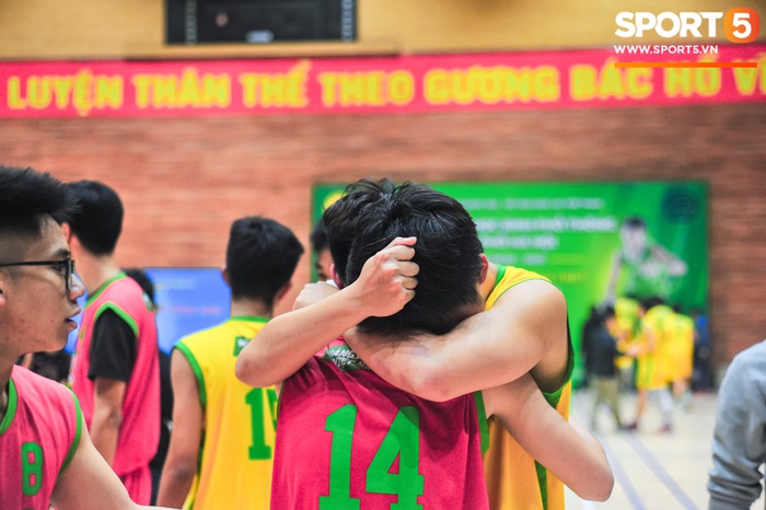 Mãn nhãn ngày thi đấu bán kết giải bóng rổ học sinh Hà Nội - Ảnh 5.