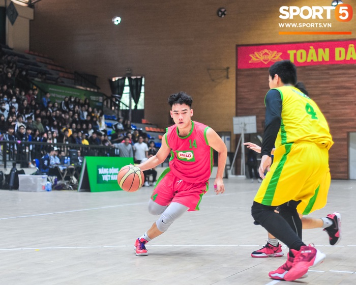 Mãn nhãn ngày thi đấu bán kết giải bóng rổ học sinh Hà Nội - Ảnh 7.