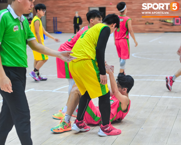 Mãn nhãn ngày thi đấu bán kết giải bóng rổ học sinh Hà Nội - Ảnh 11.