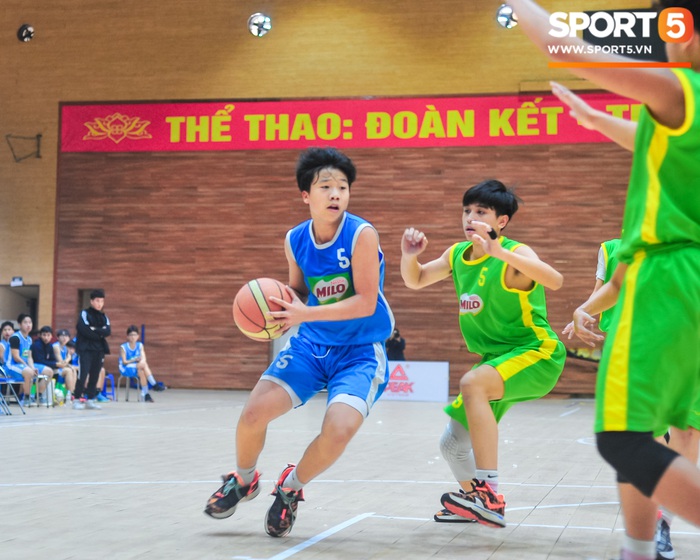 Mãn nhãn ngày thi đấu bán kết giải bóng rổ học sinh Hà Nội - Ảnh 19.