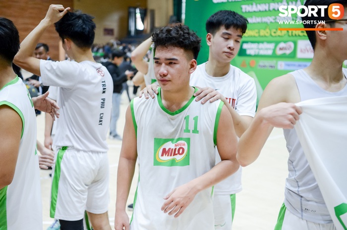 Cảm xúc lẫn lộn ngày hạ màn giải bóng rổ học sinh Hà Nội - Ảnh 34.
