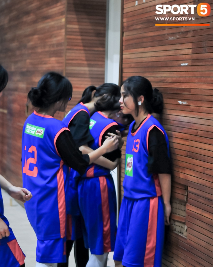 Cảm xúc lẫn lộn ngày hạ màn giải bóng rổ học sinh Hà Nội - Ảnh 9.