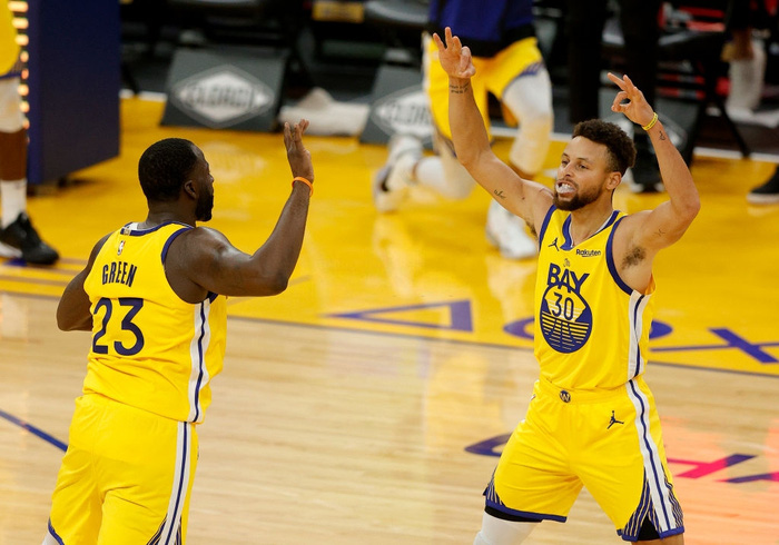 Thiết lập kỷ lục cá nhân, một tay Stephen Curry mang về chiến thắng cách biệt 25 điểm cho Golden State Warriors - Ảnh 3.