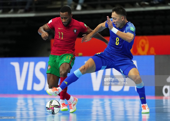 Bồ Đào Nha lần đầu góp mặt trong trận chung kết futsal World Cup - Ảnh 1.