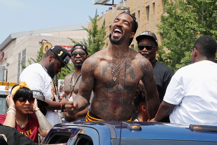 4 lý do vì sao Cleveland Cavaliers nên treo áo JR Smith - Ảnh 3.
